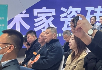 華龍窗業(yè)創(chuàng)始人趙仕軍擔(dān)任【設(shè)計FUN】第二屆設(shè)計大賽晉級賽評委